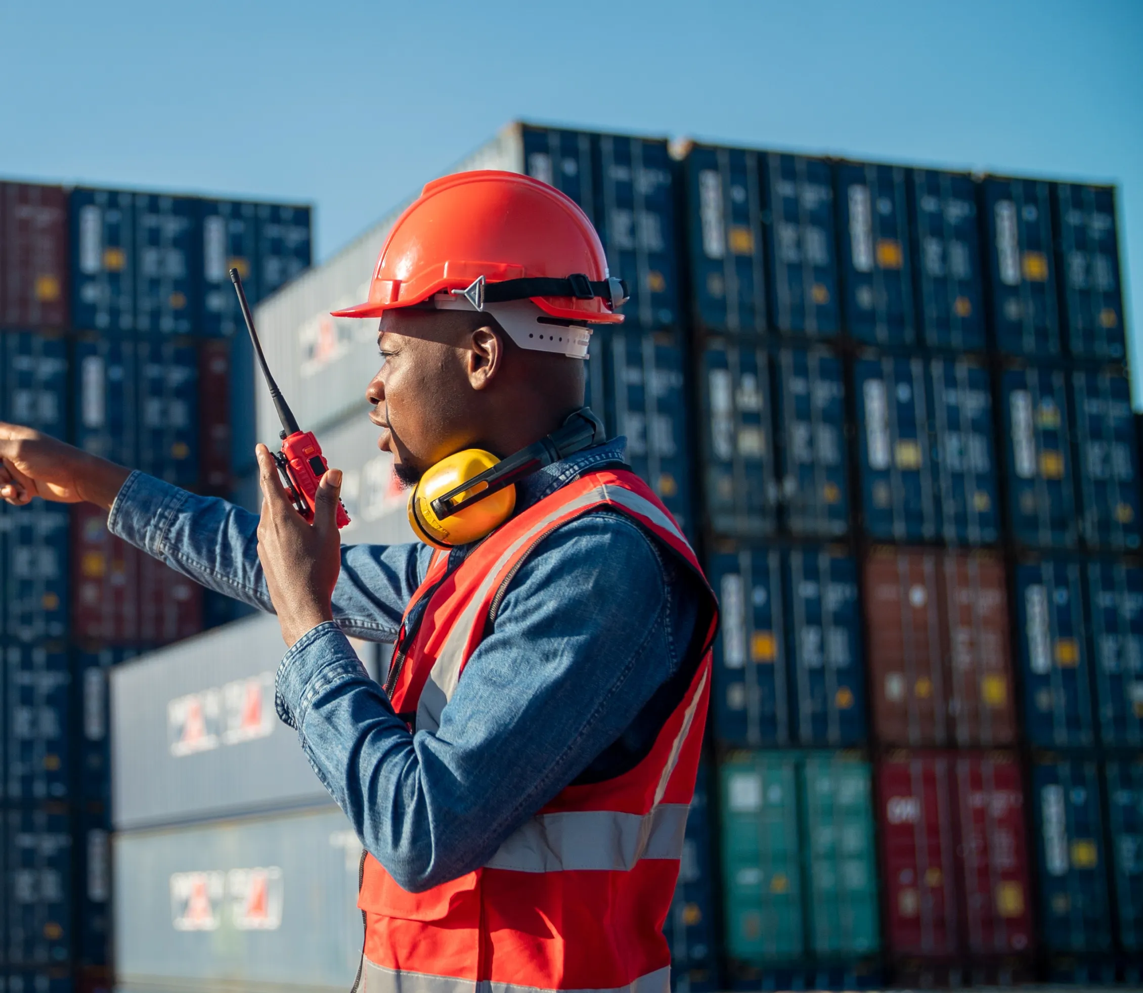 engineer_or_supervisor_checking_and_control_loadin_2025_02_03_09_32_24_utc_2 (2)